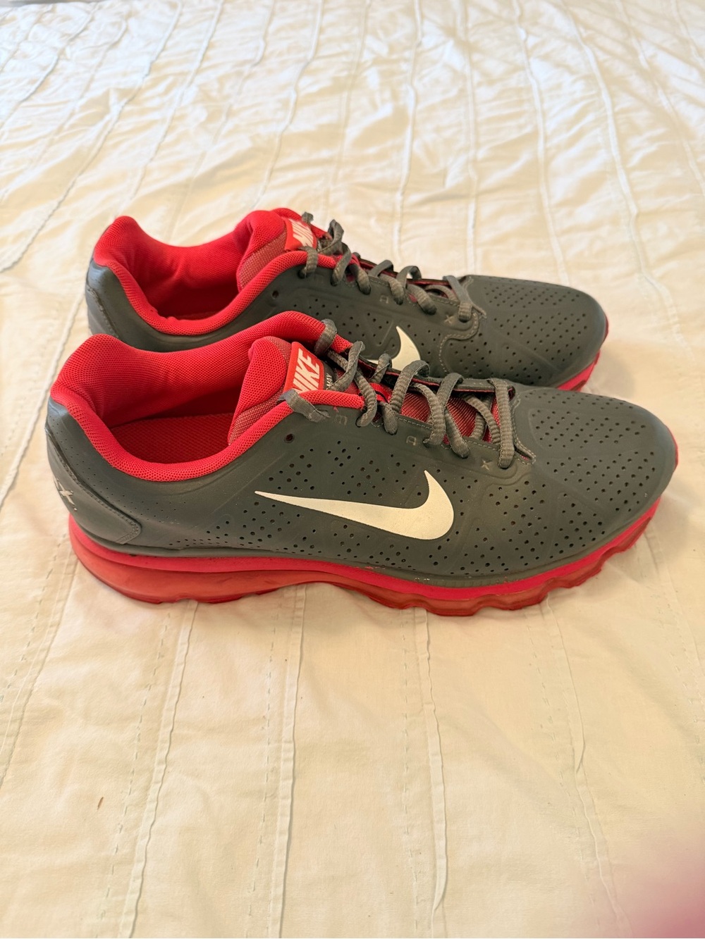 Nike Men’s Gray and Red Athletic Running Shoes